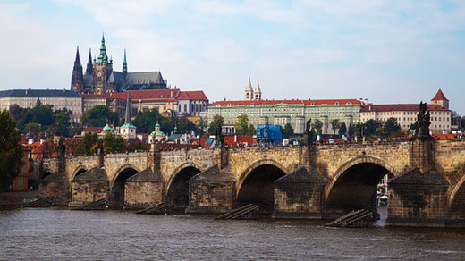 castle-and-bridge-in-prague.jpg