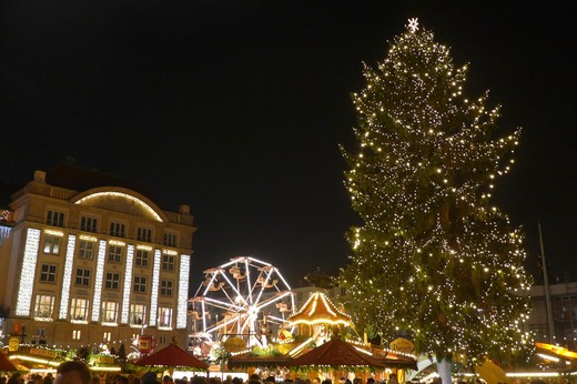 christmas-market-612706_1920.jpg